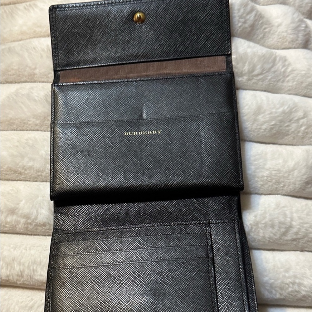 Burberry Black Leather wallet with Gold Accent vintage hardly used - Picture 2 of 7